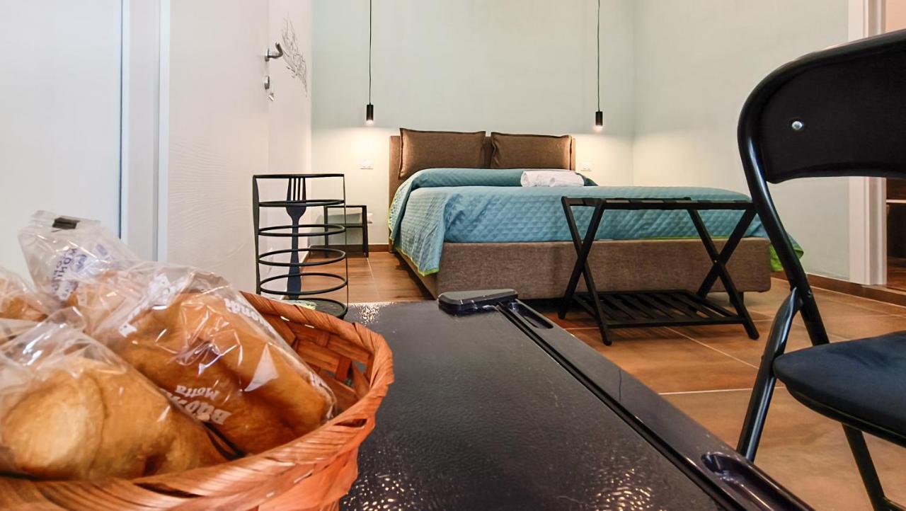Casa Calu Castel Sant'Elmo Bed & Breakfast Napoli Bagian luar foto